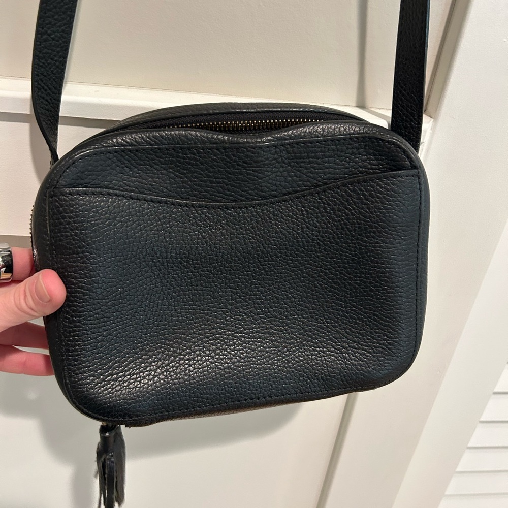 Guyana camera Black Leather Crossbody Bag